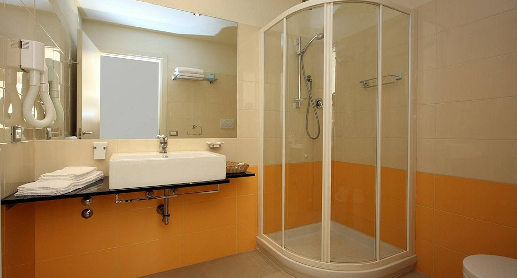 media.Club_Family_Hote_Riccione_Village_Aparthotel_appartamenti_vacanze_bilocali_servizi_hotel_bagno_1