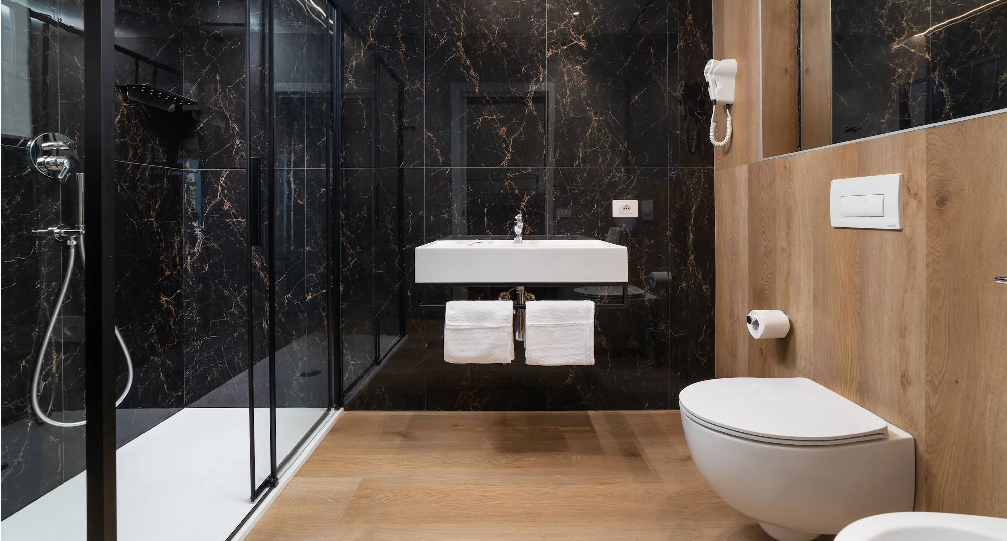 media.CFH_Village_Riccione_camere_Family Room_bagno