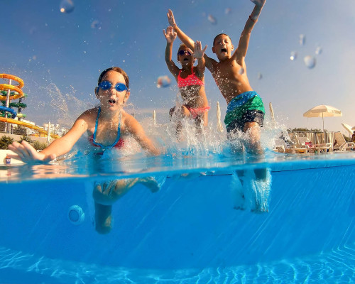 media.Piscine_e_Acquascivoli_per_ragazzi_al_Parco_Acquatico_Atlantica_Cesenatico_biglietti_ingresso_gratuiti_Vacanze_Club_Family_Hotel